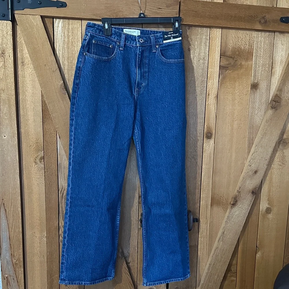 Abercrombie & Fitch High Rise '90s Relaxed Jeans - Denim  27  Bestseller Now NWT - Picture 6 of 14